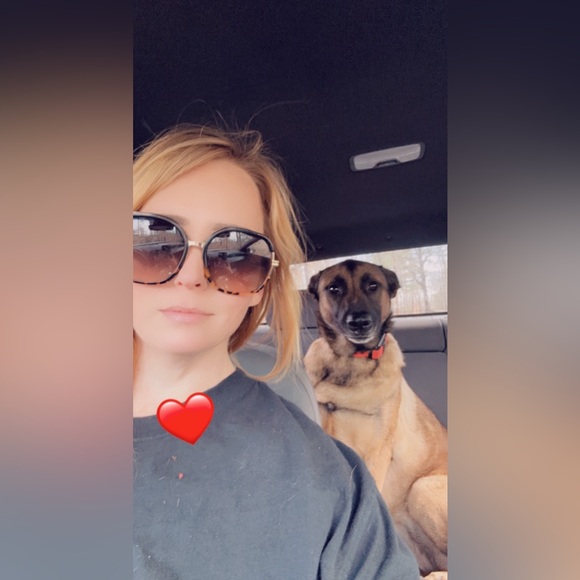 📣Meet your Posher, Natalie and her husband, Russell. 🌟 - Picture 8 of 11